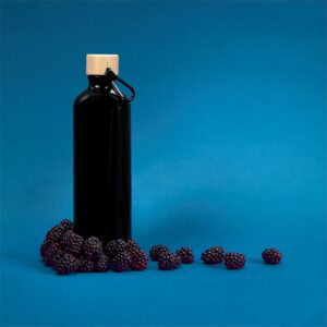 Alternative view of Serendipio Origen Aluminium & Bamboo Water Bottle – 750ml