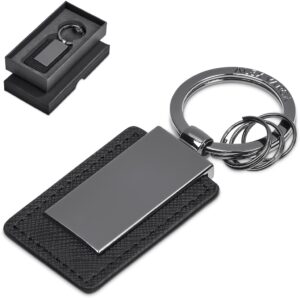 Alternative view of Alex Varga Berenika Keyholder